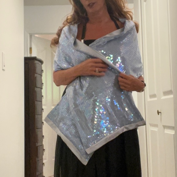 Sequin Luxury Shawl - Picture 2 of 5